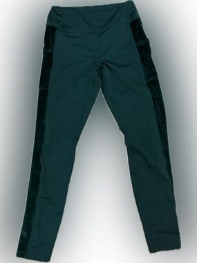 Victoria's Secret PINK leggings featuring velvet trim and side pockets.